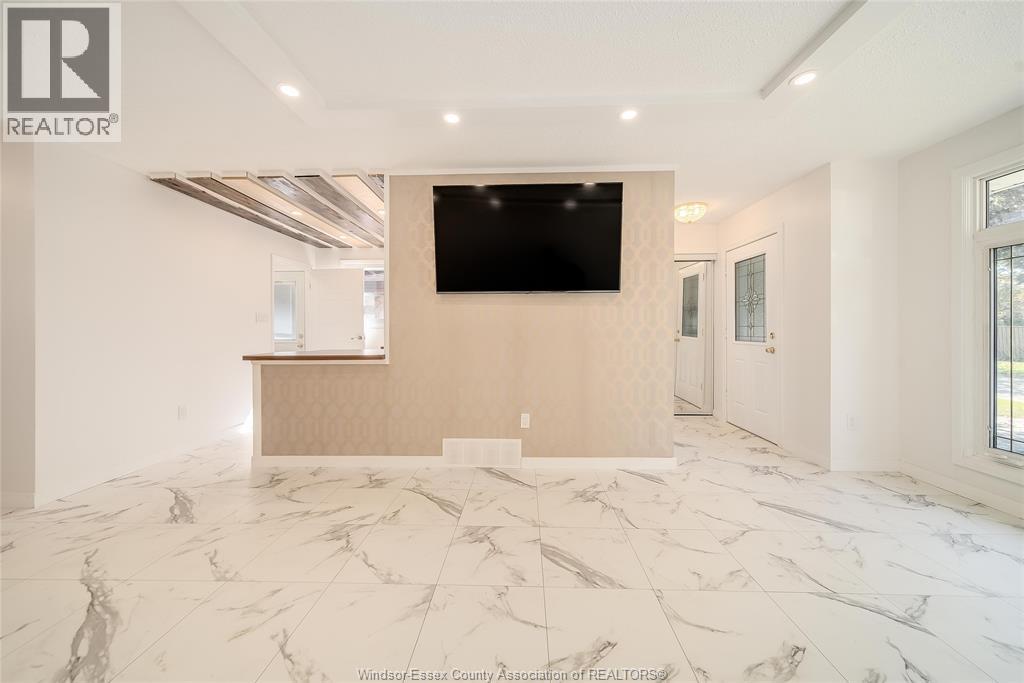 9482 Ryerson, Windsor, Ontario  N8R 1V5 - Photo 11 - 25027266