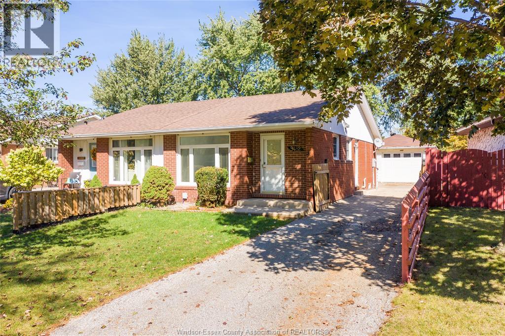 9482 Ryerson, Windsor, Ontario  N8R 1V5 - Photo 4 - 25027266