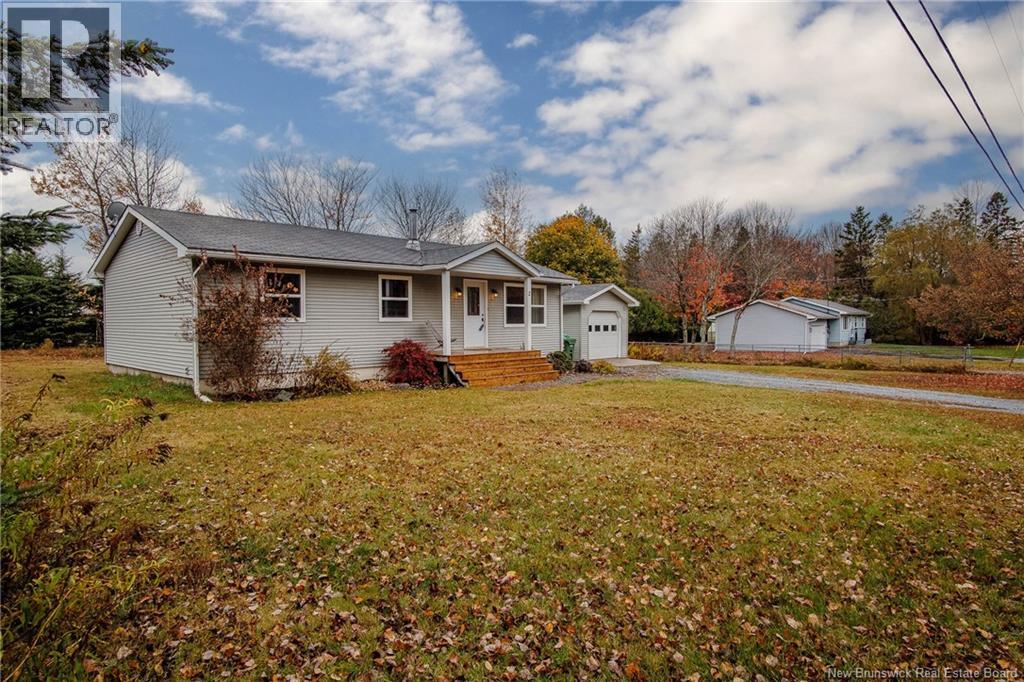 2 Burns Avenue, Rothesay, New Brunswick  E2E 1Y9 - Photo 2 - NB129180