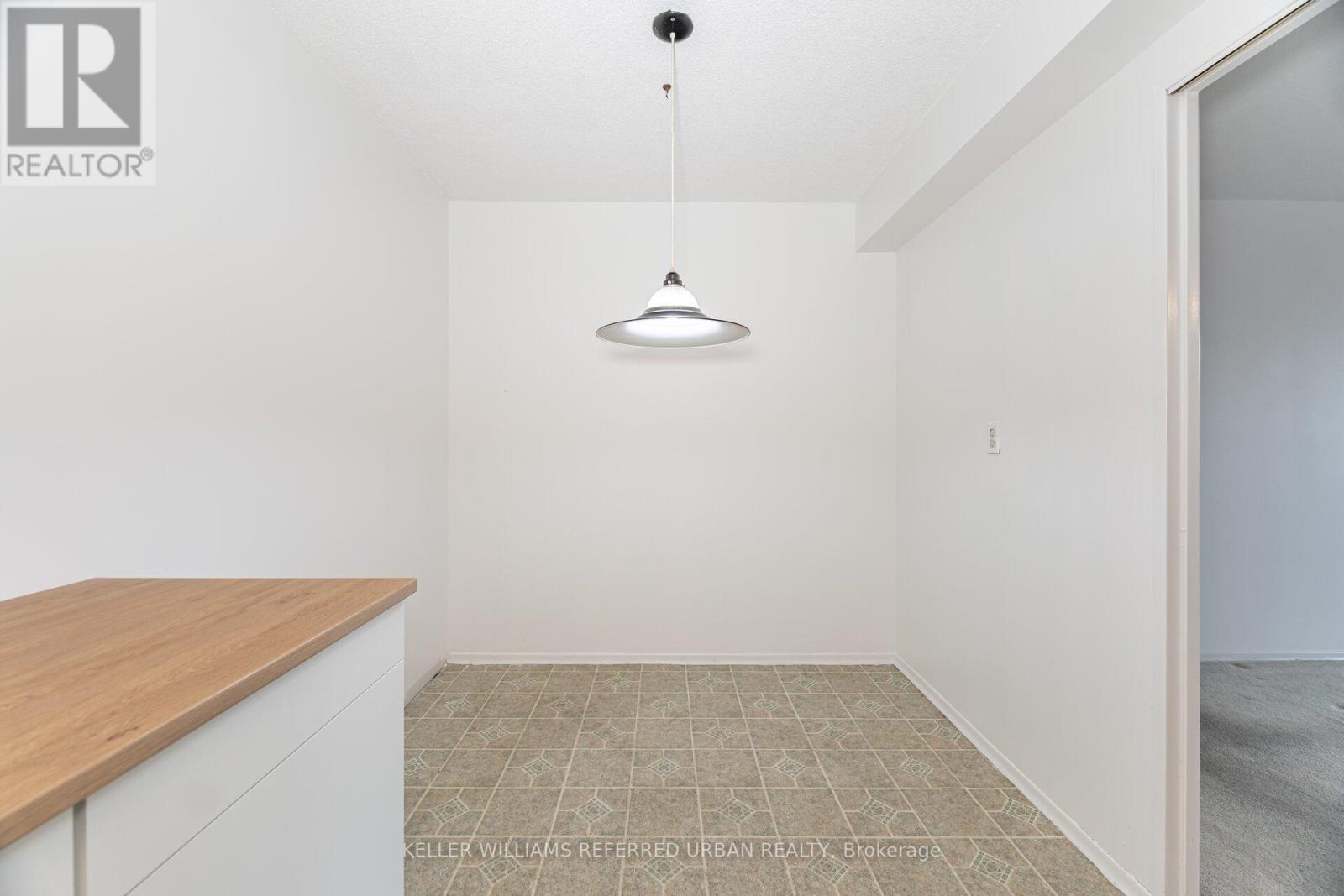 404 - 1515 Lakeshore Road E, Mississauga, Ontario  L5E 3E3 - Photo 5 - W12414774