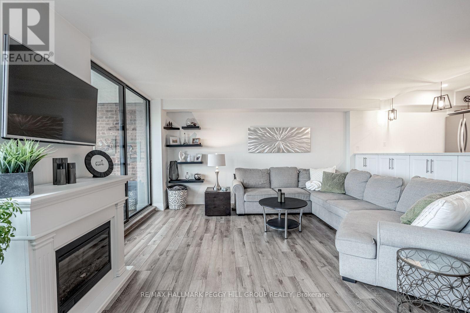 504 - 181 Collier Street, Barrie, Ontario  L4M 5L6 - Photo 5 - S12463041