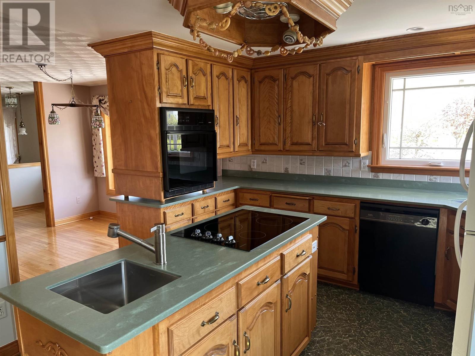 31 Allen Street, Glace Bay, Nova Scotia  B1A 1X7 - Photo 8 - 202514321