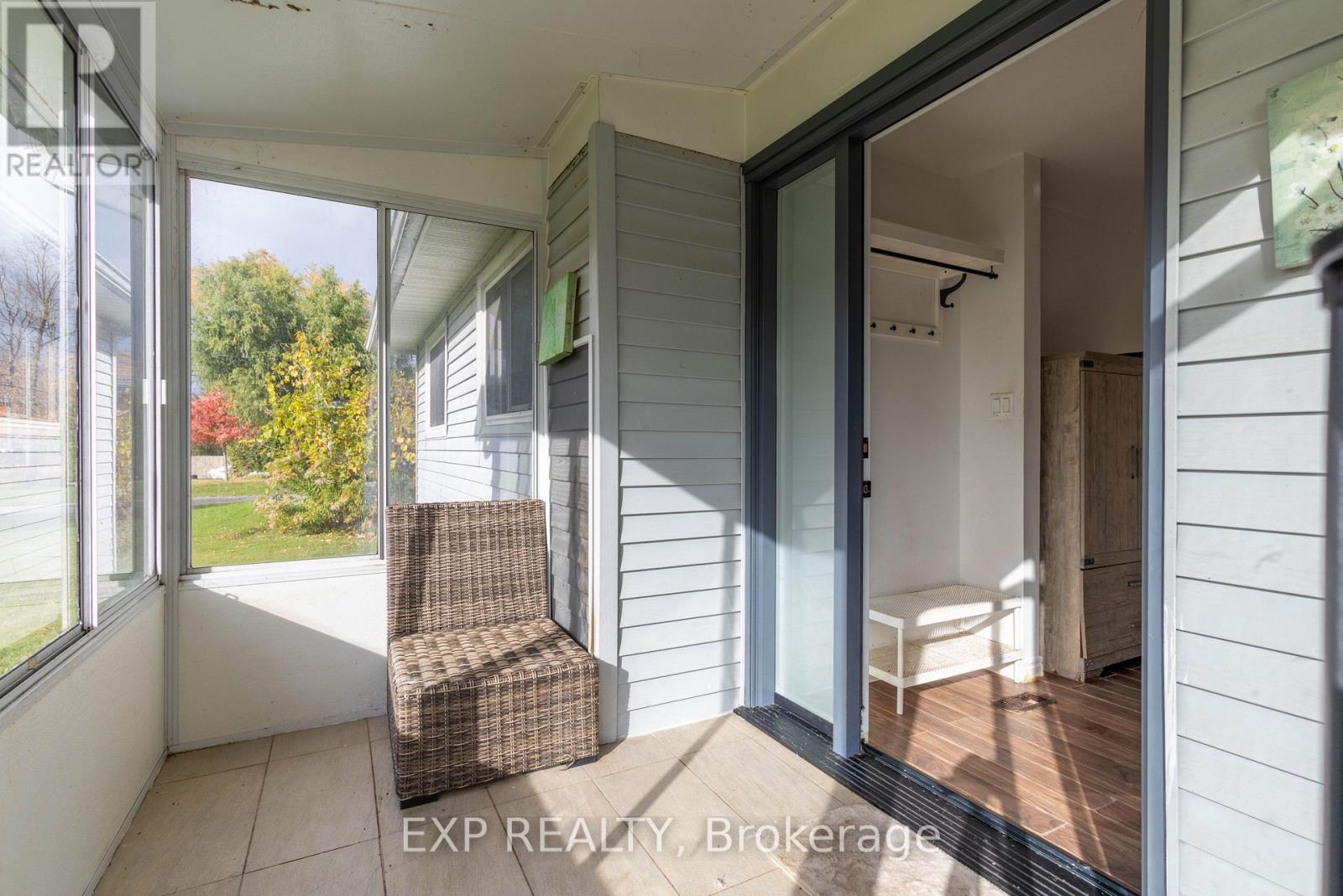 23 Grew Boulevard, Georgina, Ontario  L0E 1L0 - Photo 4 - N12485059