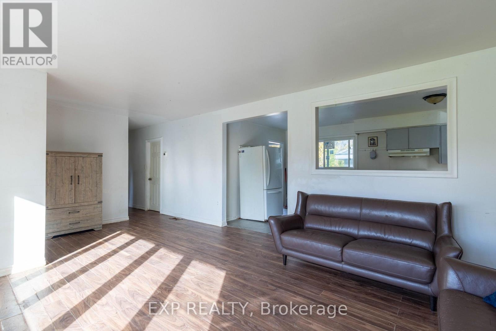 23 Grew Boulevard, Georgina, Ontario  L0E 1L0 - Photo 7 - N12485059