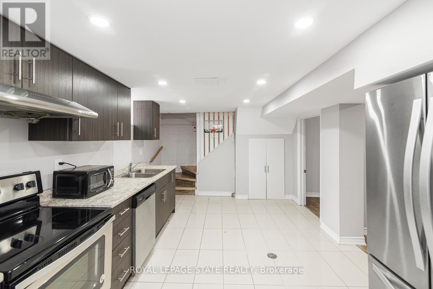 2278 Mount Forest Drive, Burlington, Ontario  L7P 1J2 - Photo 33 - W12484761