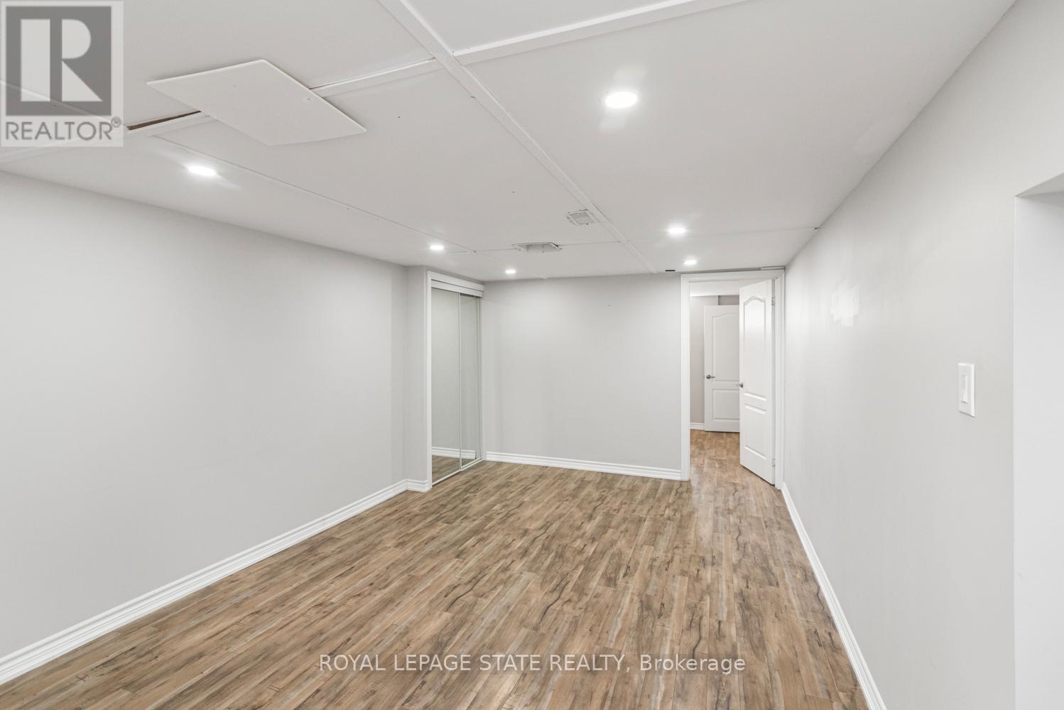 2278 Mount Forest Drive, Burlington, Ontario  L7P 1J2 - Photo 38 - W12484761