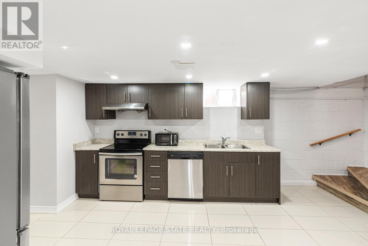 2278 Mount Forest Drive, Burlington, Ontario  L7P 1J2 - Photo 34 - W12484761