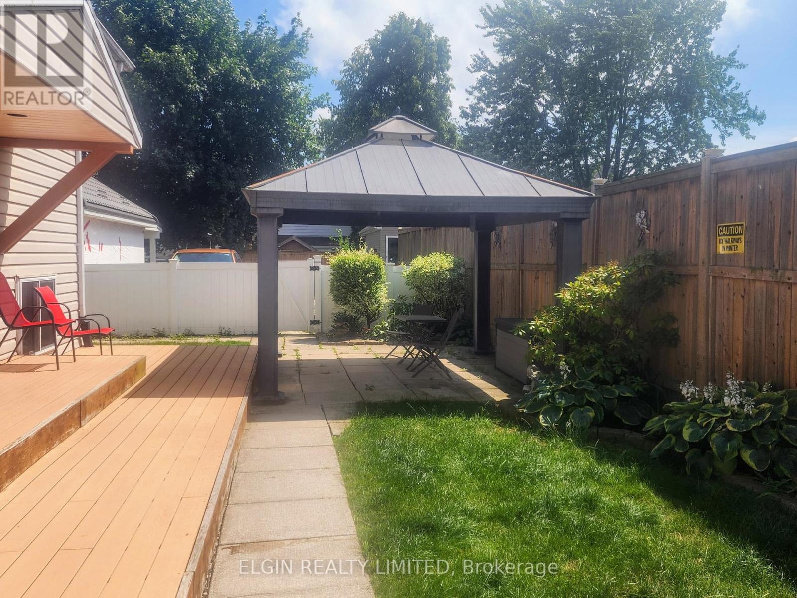 119 Erie Street, St. Thomas, Ontario  N5R 2N1 - Photo 9 - X12476459