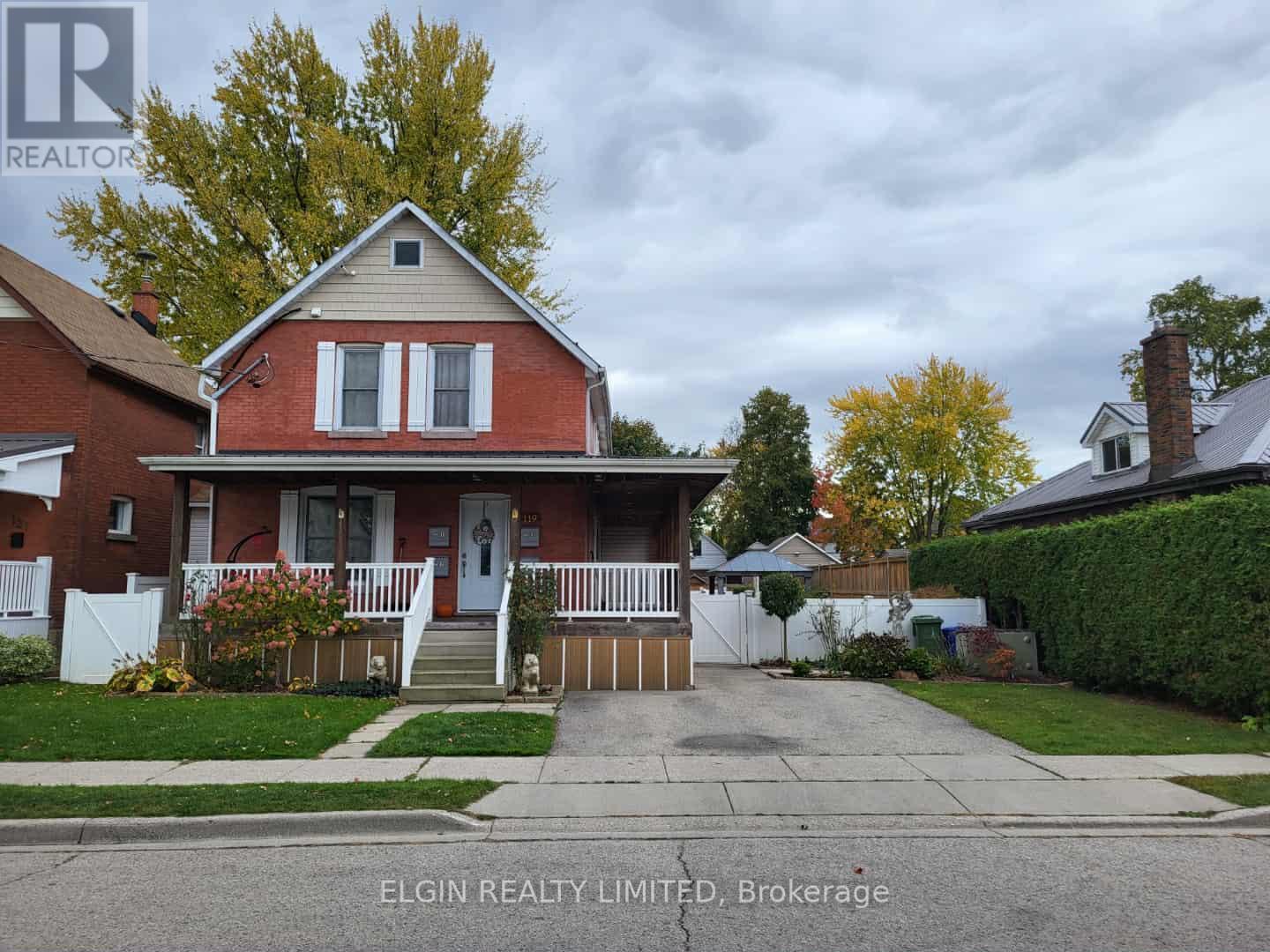 119 Erie Street, St. Thomas, Ontario  N5R 2N1 - Photo 2 - X12476459