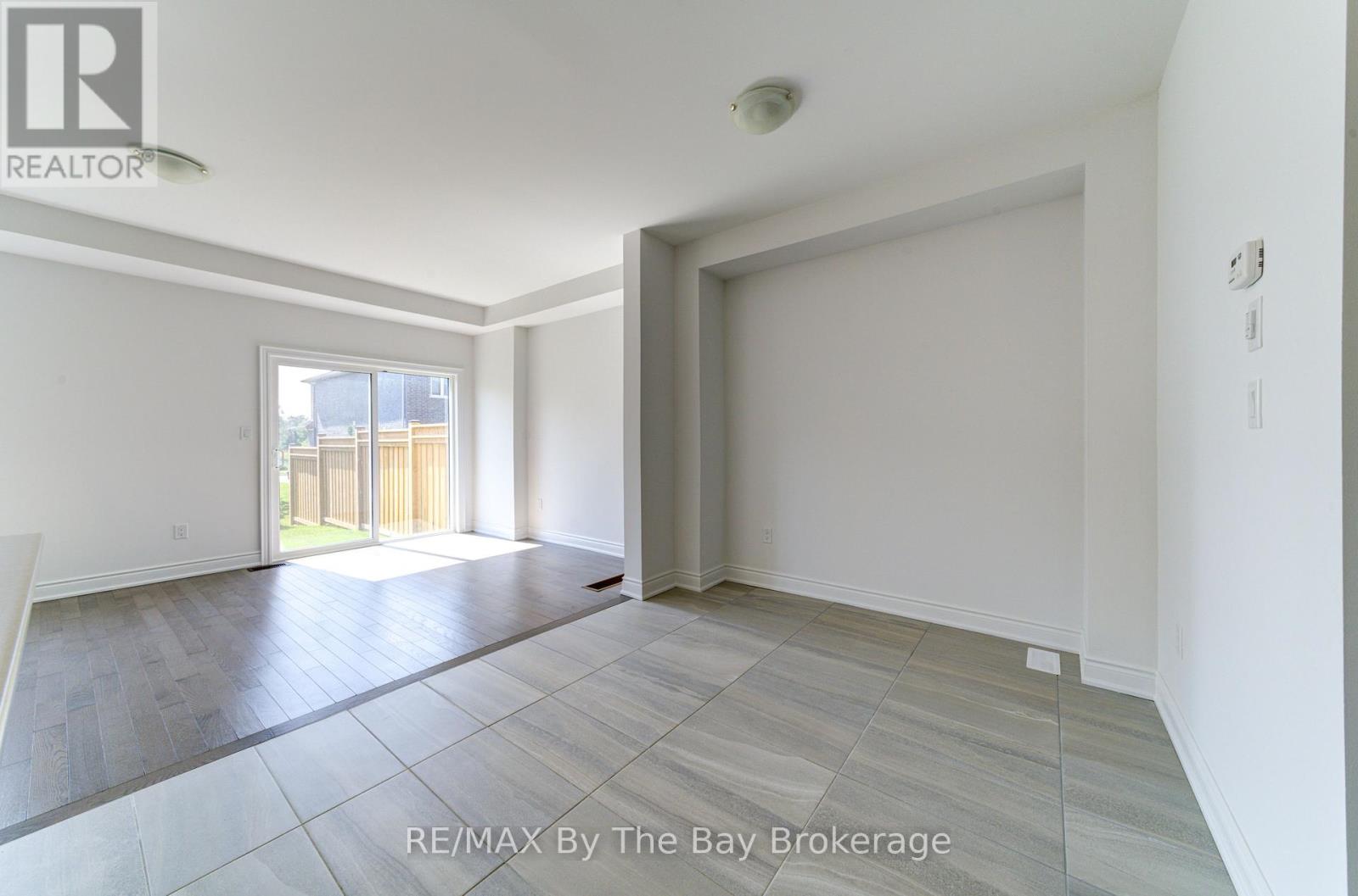 42 Lisa Street, Wasaga Beach, Ontario  L9Z 1J9 - Photo 16 - S12485091