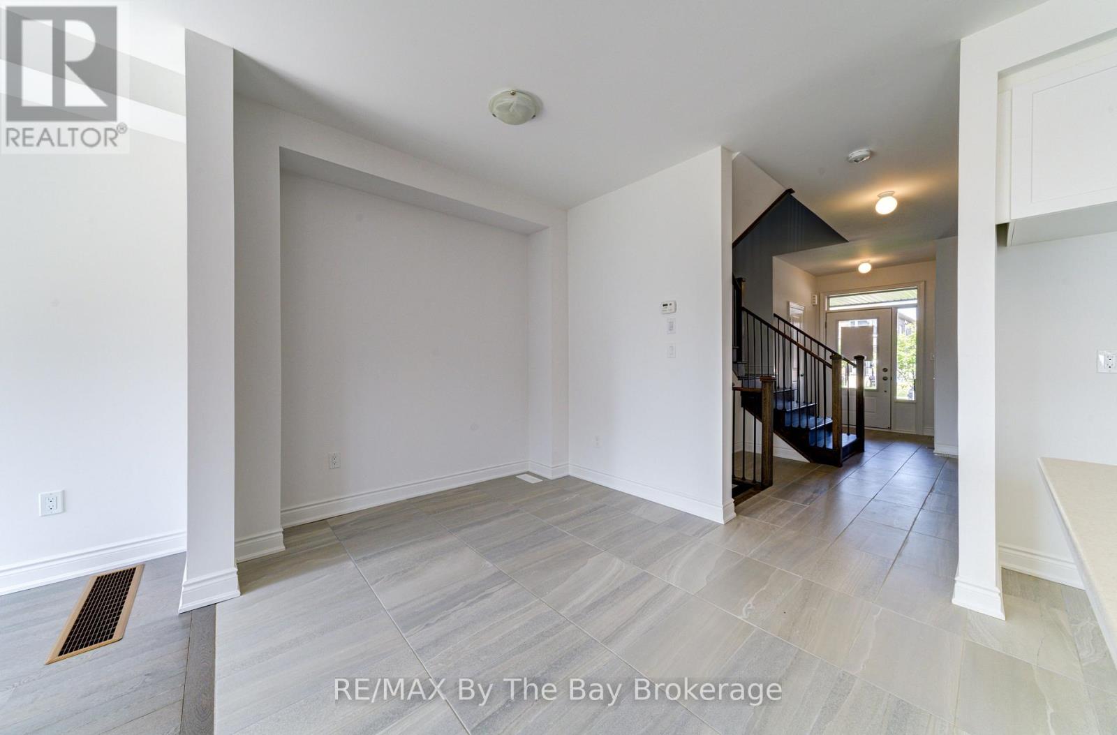 42 Lisa Street, Wasaga Beach, Ontario  L9Z 1J9 - Photo 17 - S12485091