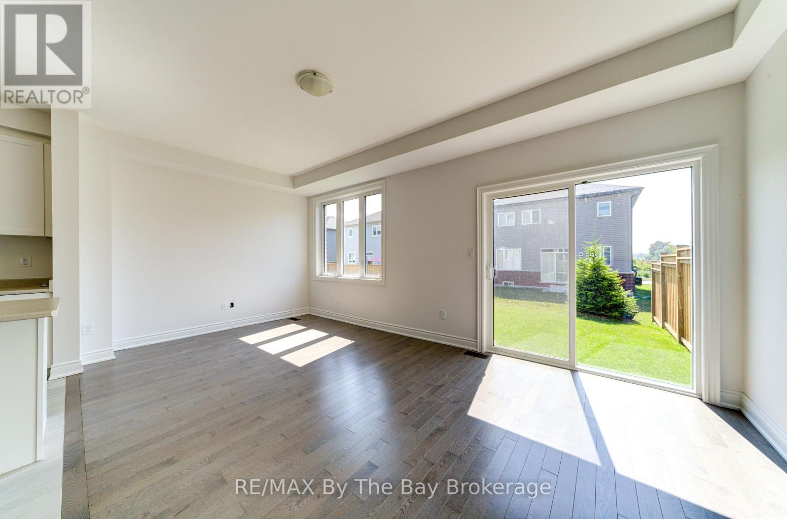 42 Lisa Street, Wasaga Beach, Ontario  L9Z 1J9 - Photo 18 - S12485091