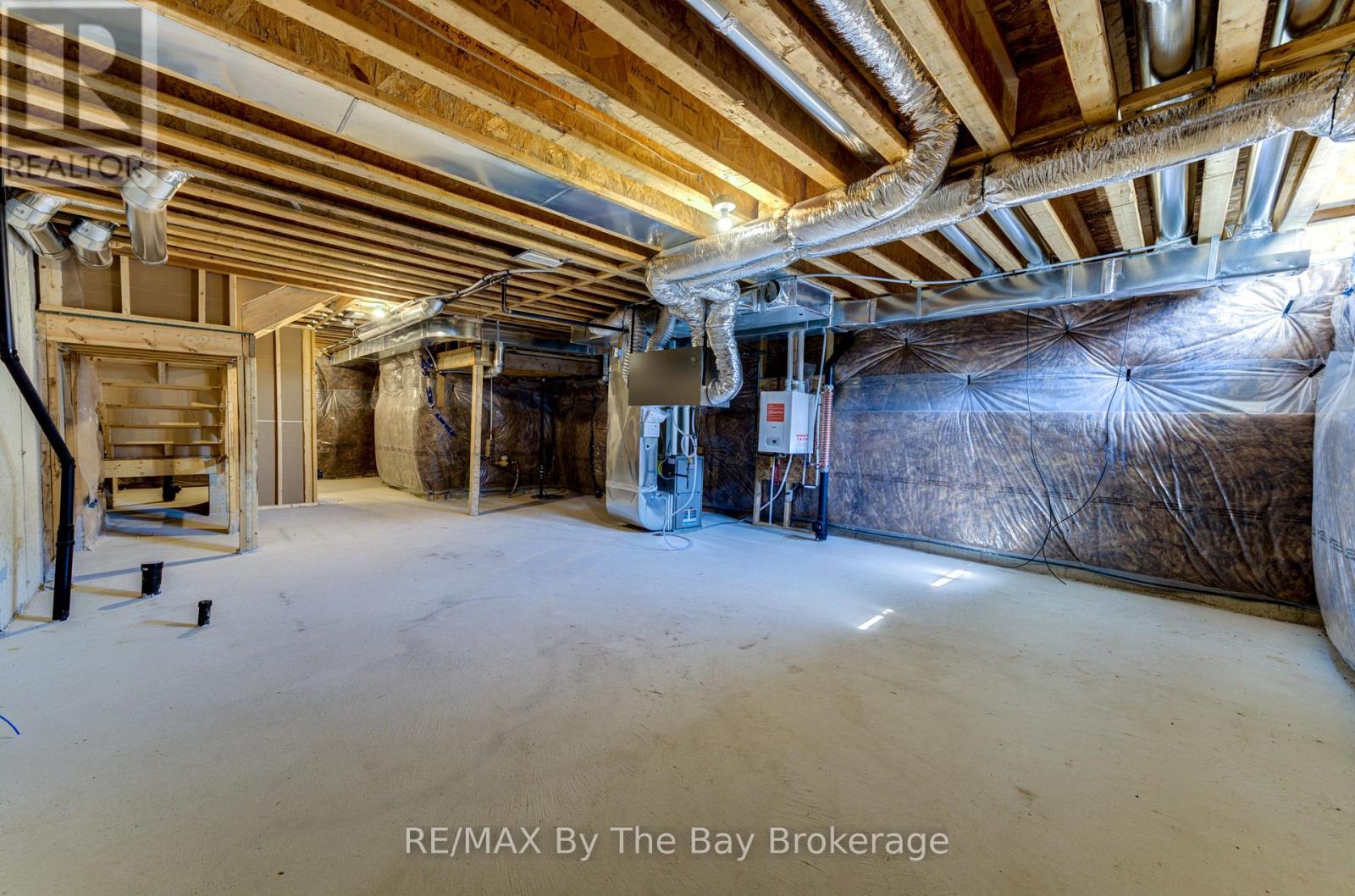 42 Lisa Street, Wasaga Beach, Ontario  L9Z 1J9 - Photo 41 - S12485091