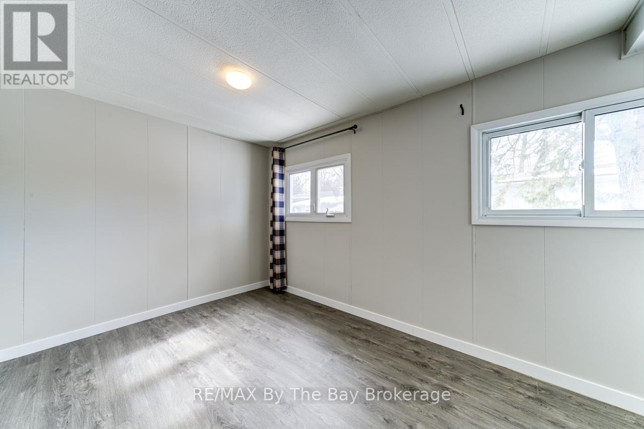 50 Georgian Glen Drive, Wasaga Beach, Ontario  L9Z 1K7 - Photo 10 - S12485097