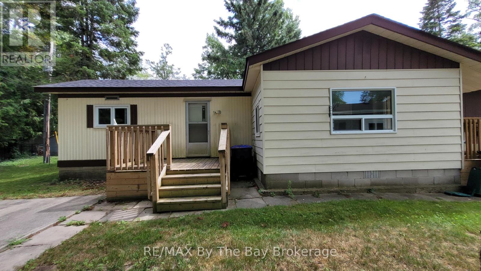 50 Georgian Glen Drive, Wasaga Beach, Ontario  L9Z 1K7 - Photo 2 - S12485097