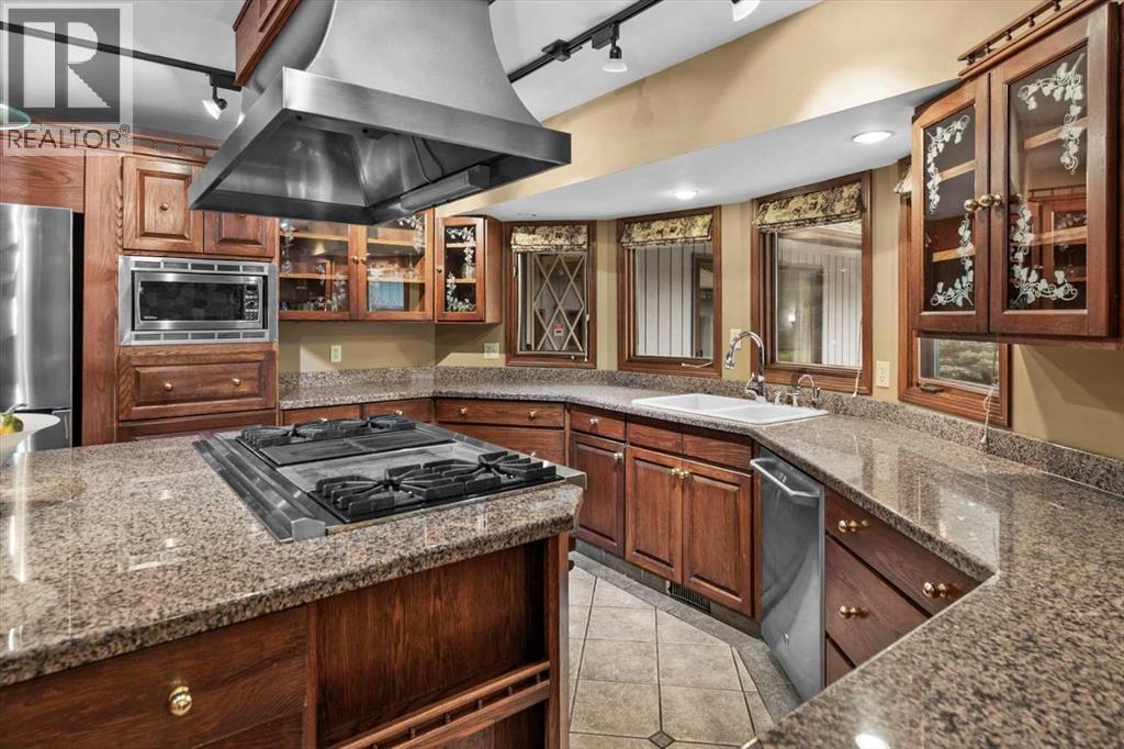 1521 92 Avenue Sw, Calgary, Alberta  T2V 5C9 - Photo 12 - A2254948