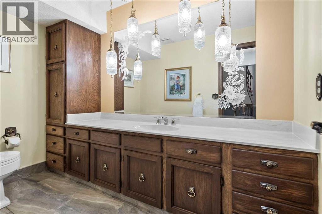 1521 92 Avenue Sw, Calgary, Alberta  T2V 5C9 - Photo 14 - A2254948