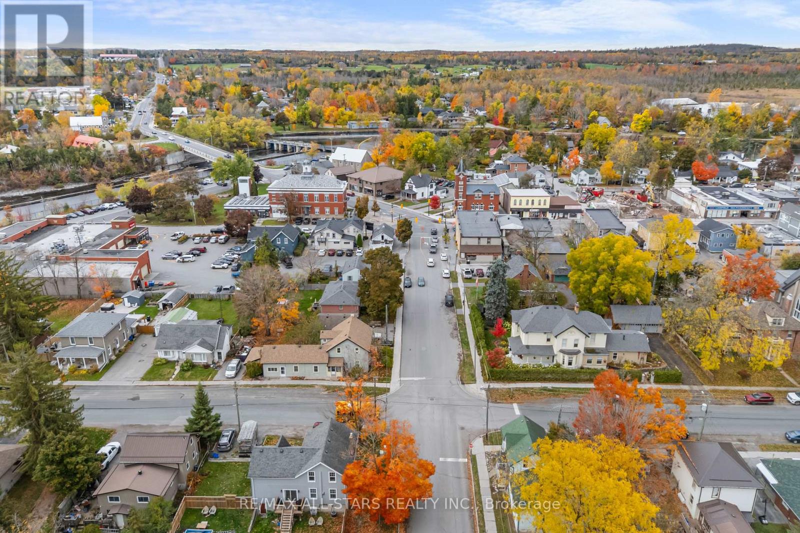 15 Albert Street, Selwyn, Ontario K0L 2H0 - Photo 12 - X12485092