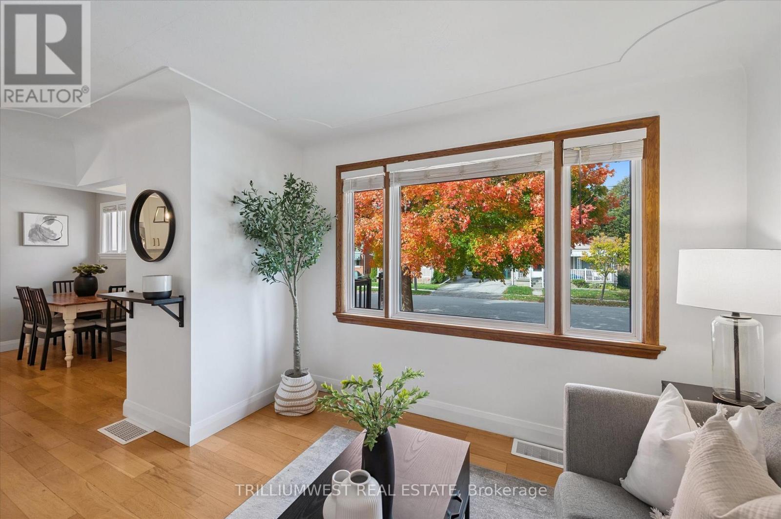 131 Roger Street, Waterloo, Ontario  N2J 1A7 - Photo 10 - X12485060