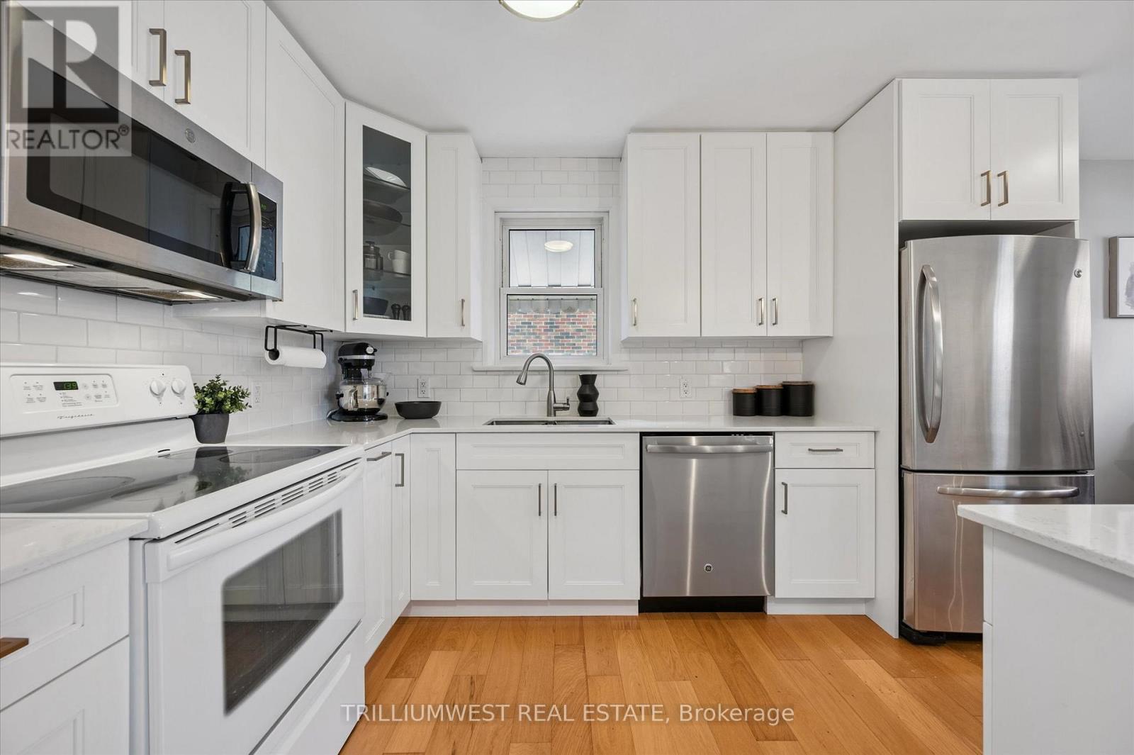 131 Roger Street, Waterloo, Ontario  N2J 1A7 - Photo 14 - X12485060