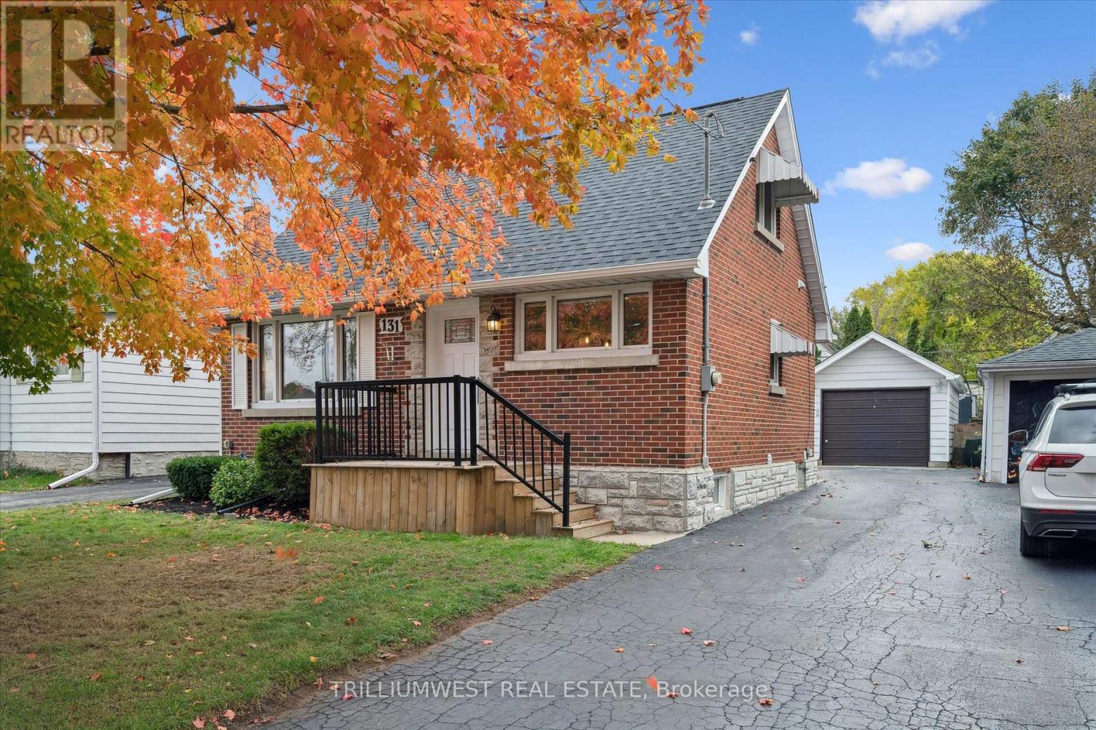 131 Roger Street, Waterloo, Ontario  N2J 1A7 - Photo 3 - X12485060