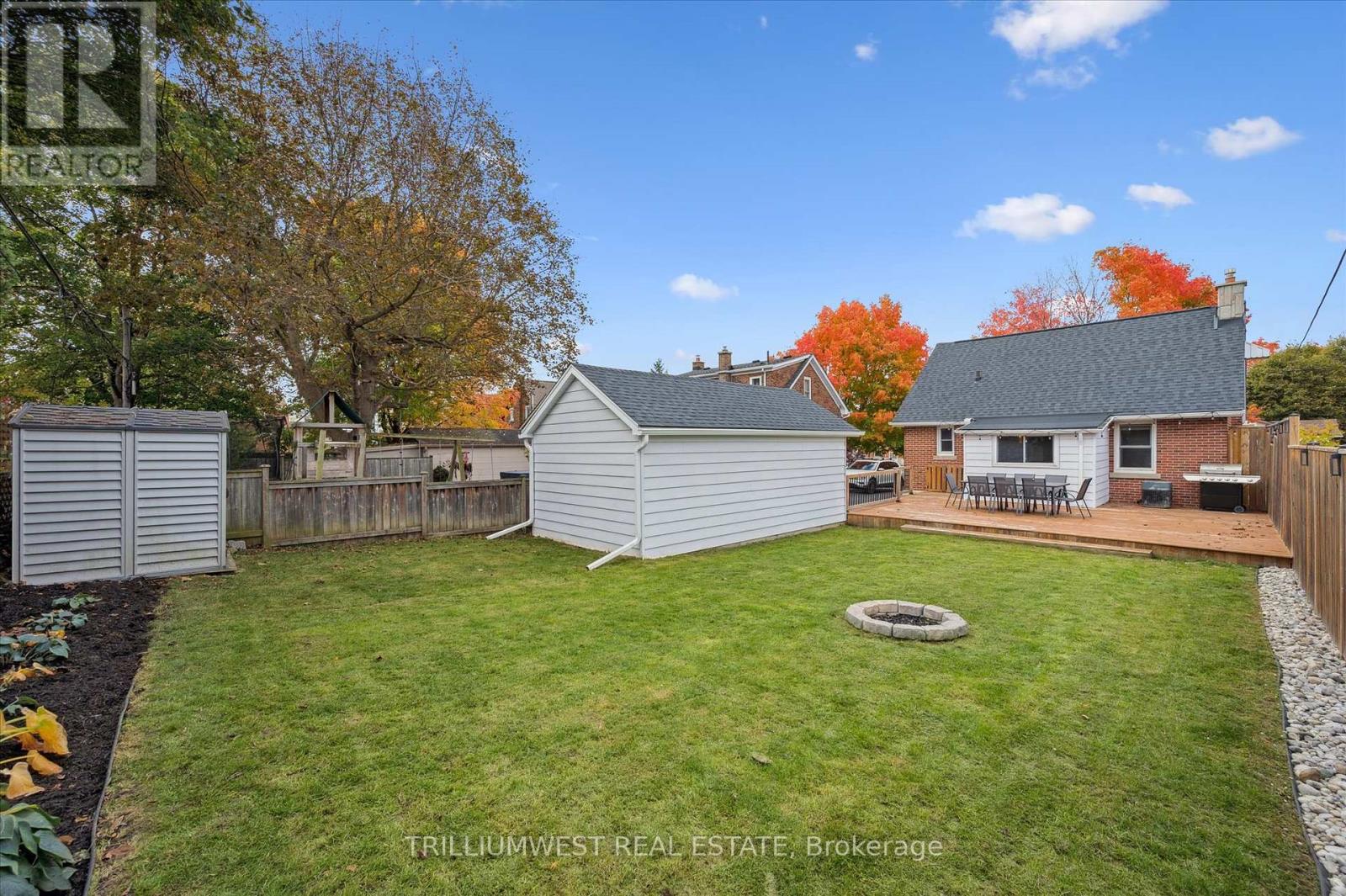 131 Roger Street, Waterloo, Ontario  N2J 1A7 - Photo 37 - X12485060