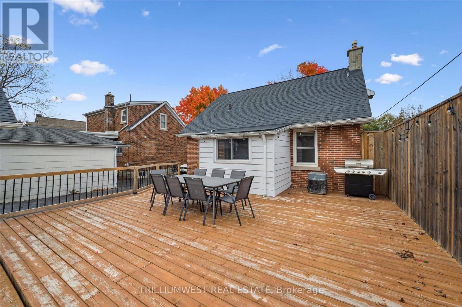 131 Roger Street, Waterloo, Ontario  N2J 1A7 - Photo 38 - X12485060