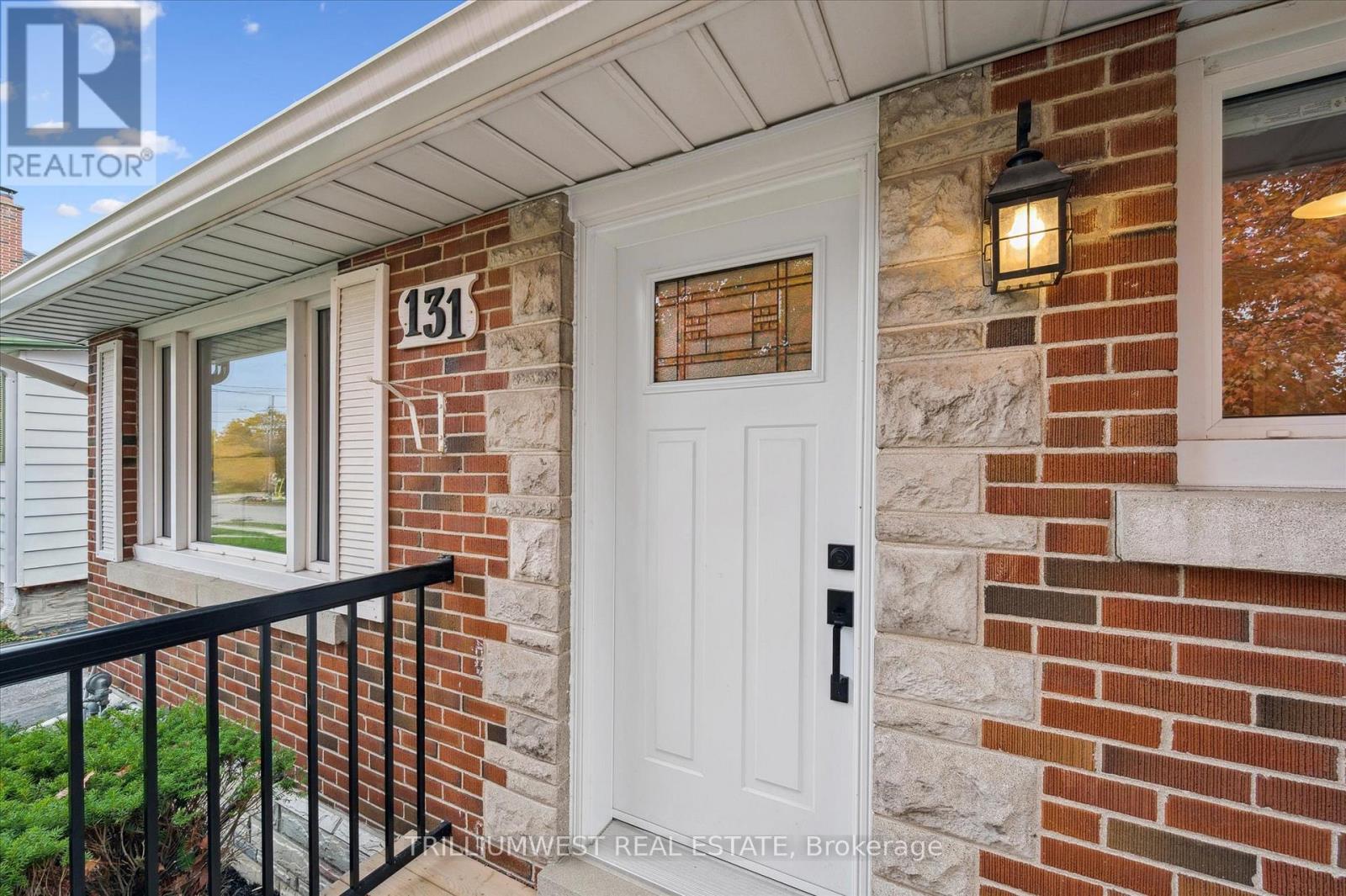 131 Roger Street, Waterloo, Ontario  N2J 1A7 - Photo 4 - X12485060