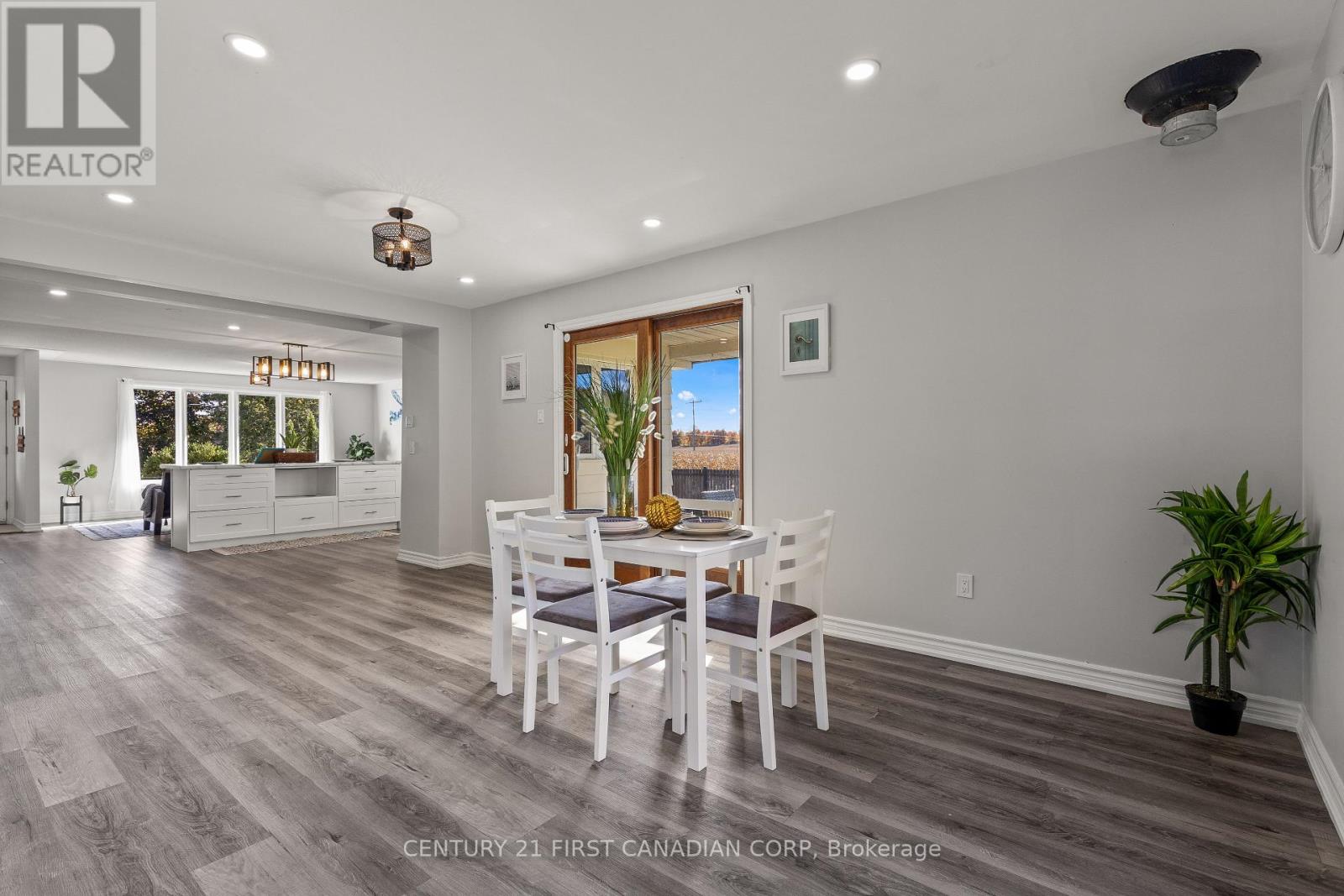 5270 Trafalgar Street, Thames Centre, Ontario  N0L 1G4 - Photo 12 - X12485066