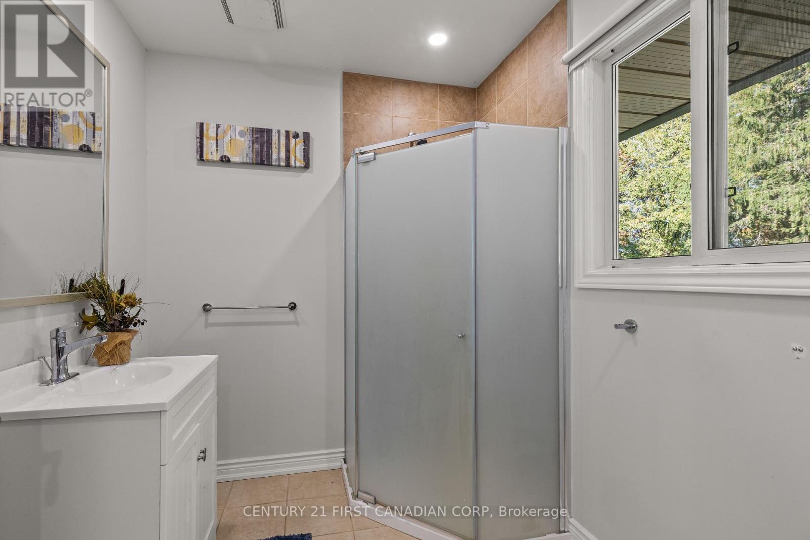 5270 Trafalgar Street, Thames Centre, Ontario  N0L 1G4 - Photo 16 - X12485066