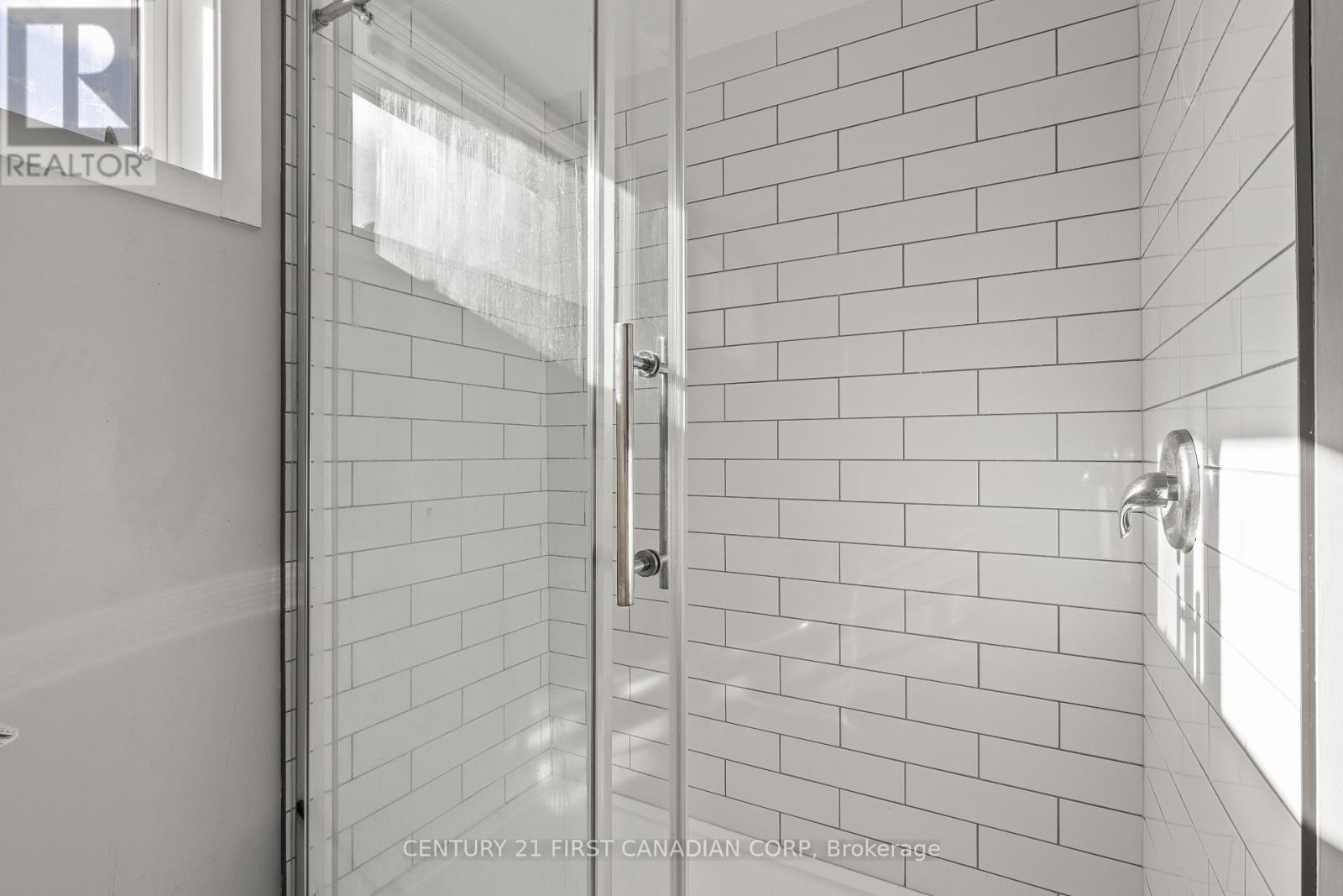 5270 Trafalgar Street, Thames Centre, Ontario  N0L 1G4 - Photo 31 - X12485066