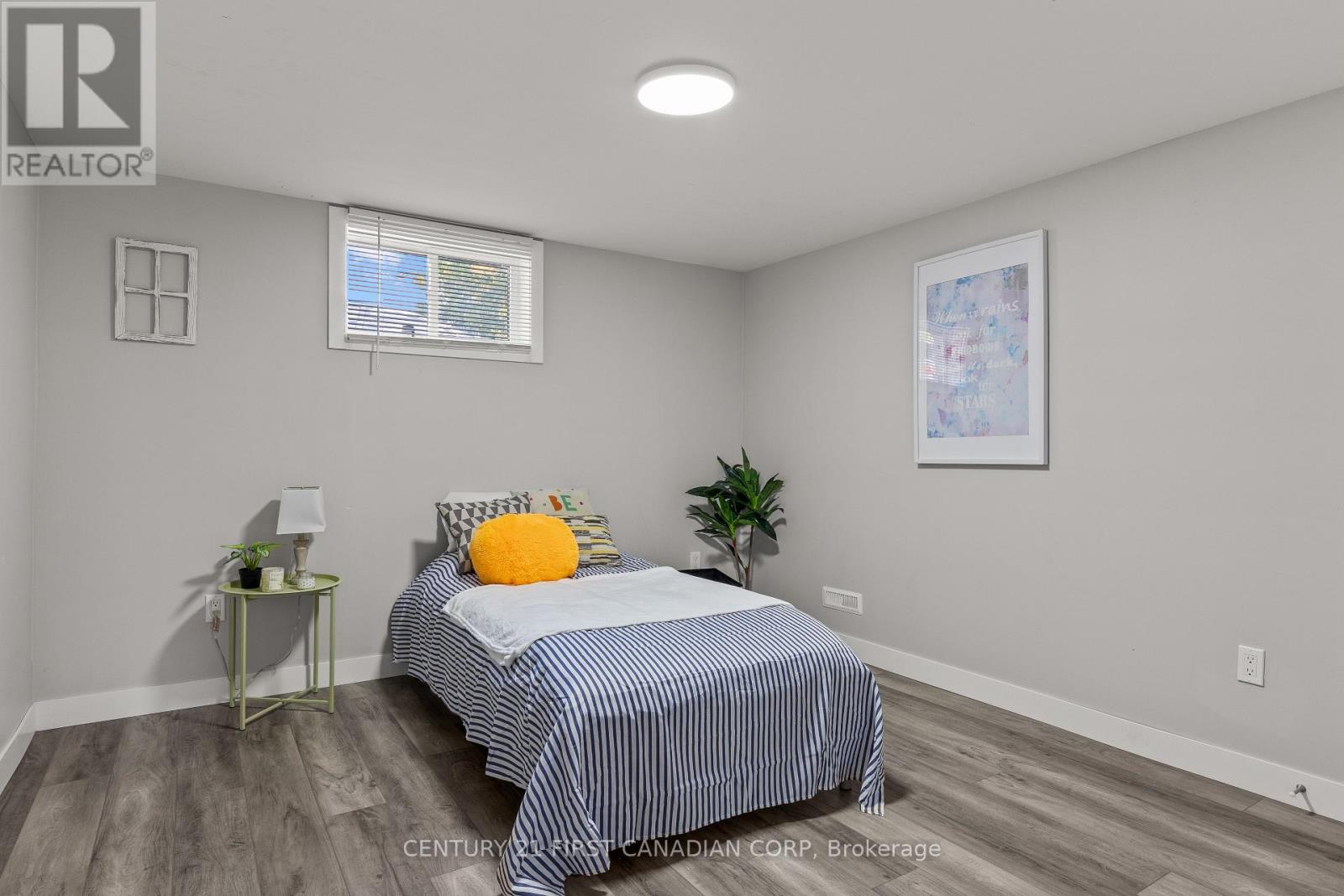 5270 Trafalgar Street, Thames Centre, Ontario  N0L 1G4 - Photo 32 - X12485066