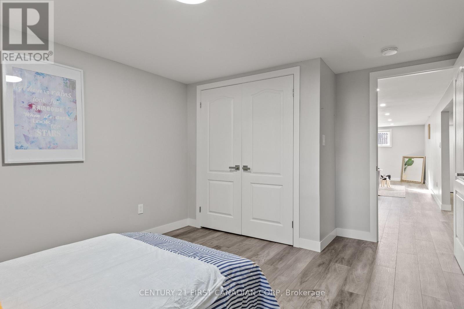 5270 Trafalgar Street, Thames Centre, Ontario  N0L 1G4 - Photo 33 - X12485066