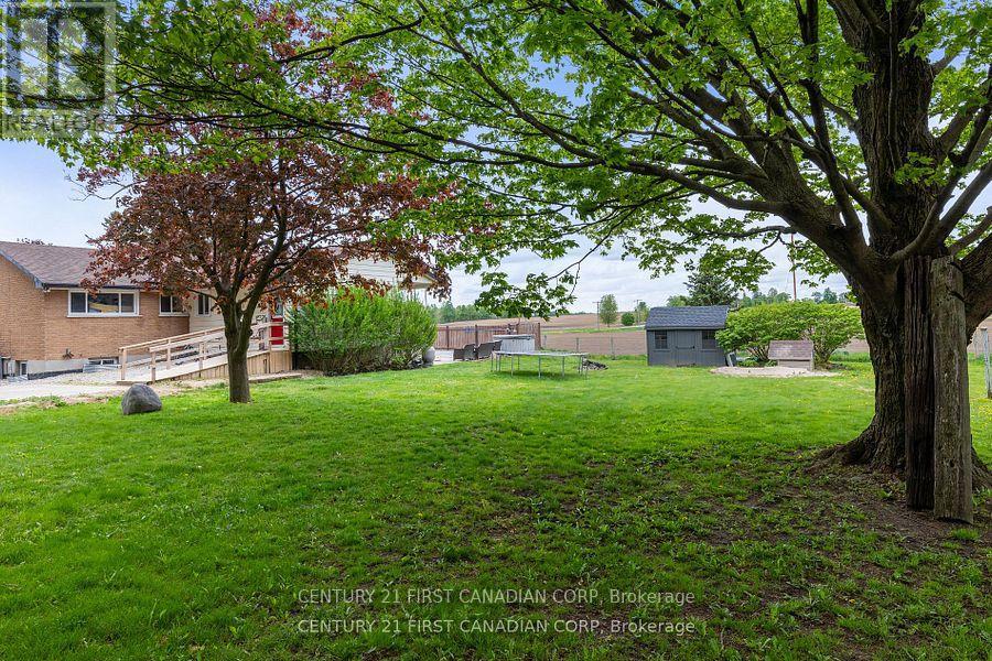 5270 Trafalgar Street, Thames Centre, Ontario  N0L 1G4 - Photo 34 - X12485066