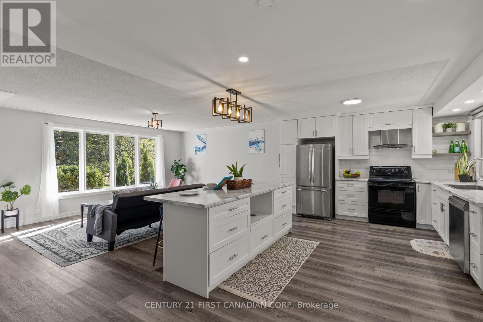 5270 Trafalgar Street, Thames Centre, Ontario  N0L 1G4 - Photo 8 - X12485066