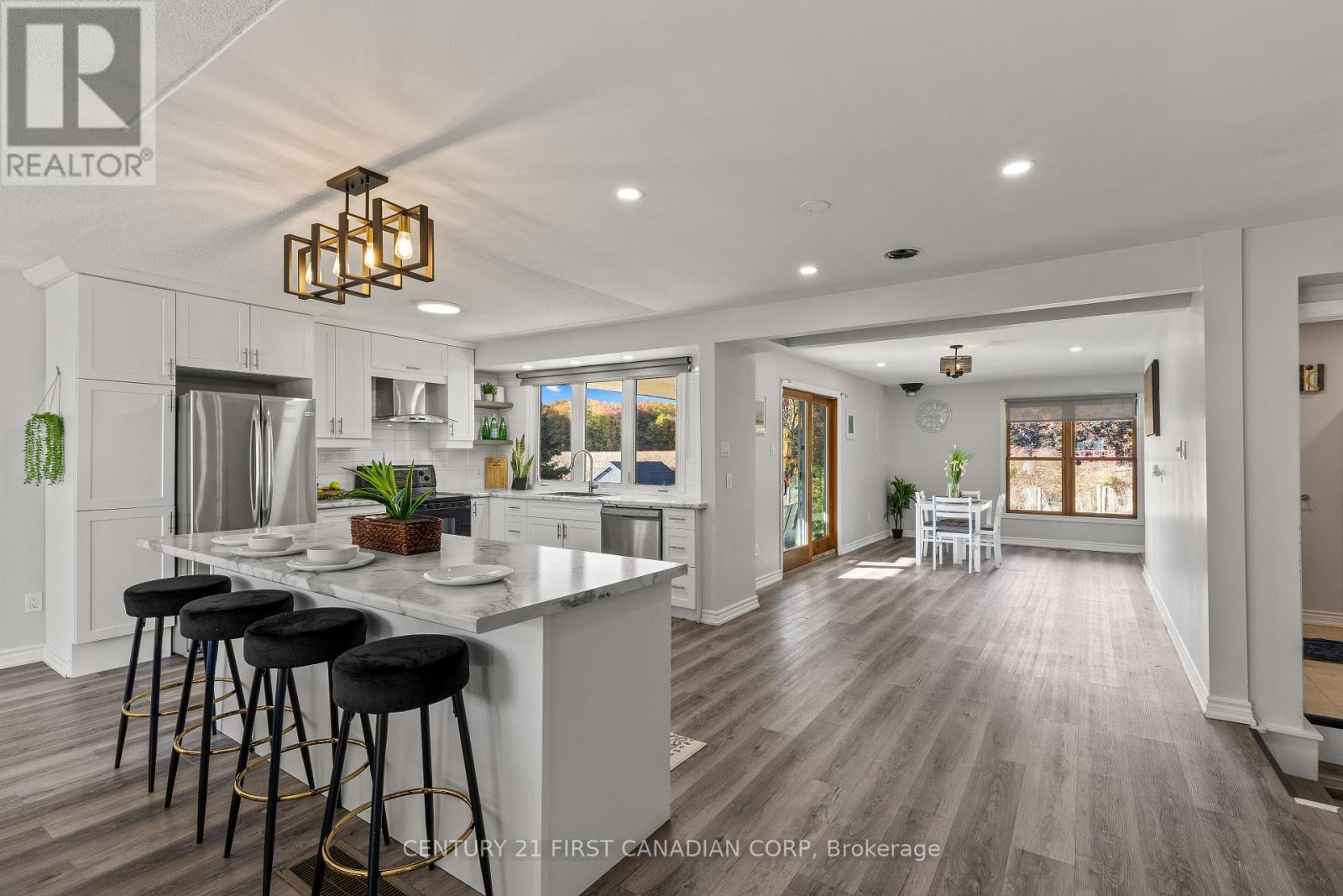 5270 Trafalgar Street, Thames Centre, Ontario  N0L 1G4 - Photo 9 - X12485066