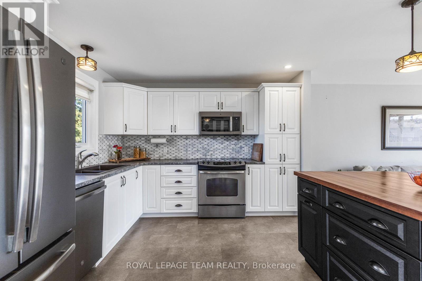 1965 Patricia Street, Clarence-Rockland, Ontario  K4K 1B2 - Photo 10 - X12485063