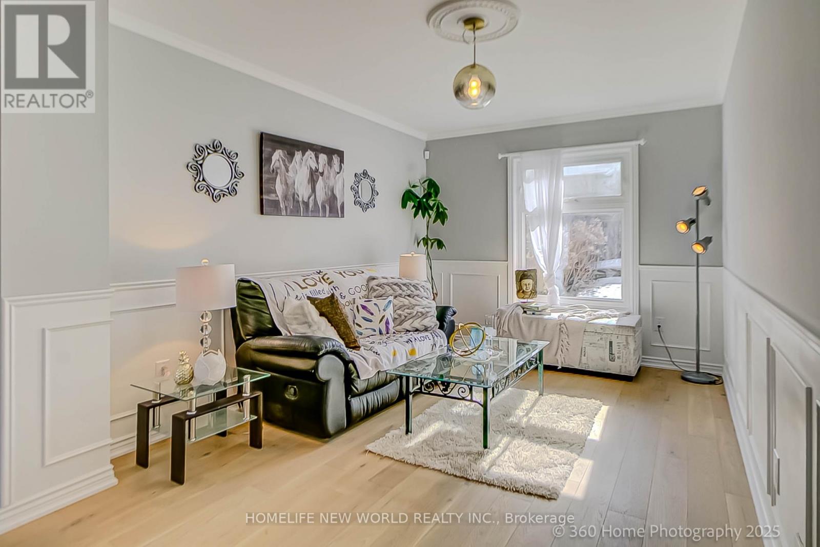 350 PICKERING CRESCENT, Newmarket, Ontario