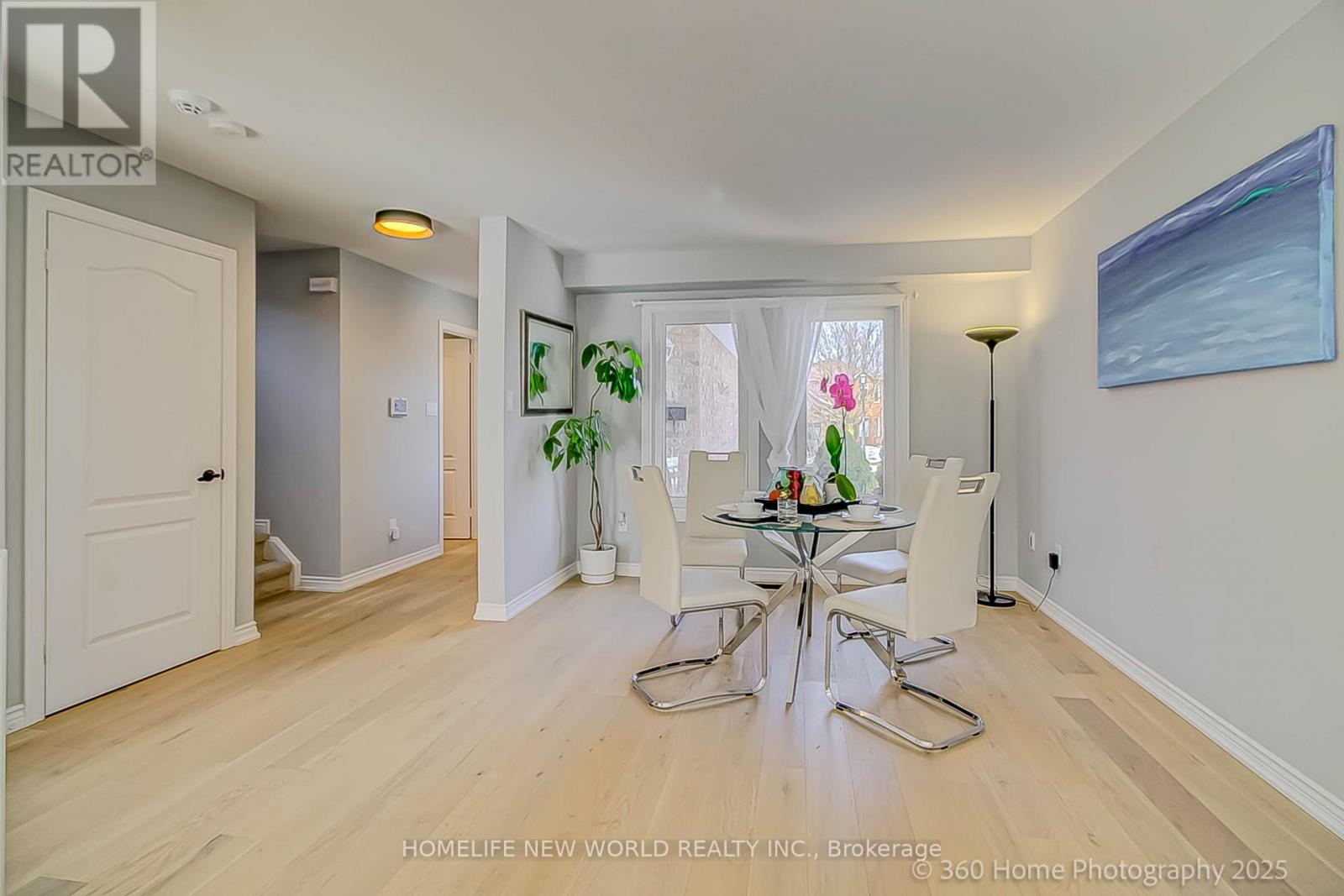 350 Pickering Crescent, Newmarket, Ontario  L3Y 8G7 - Photo 3 - N12026737