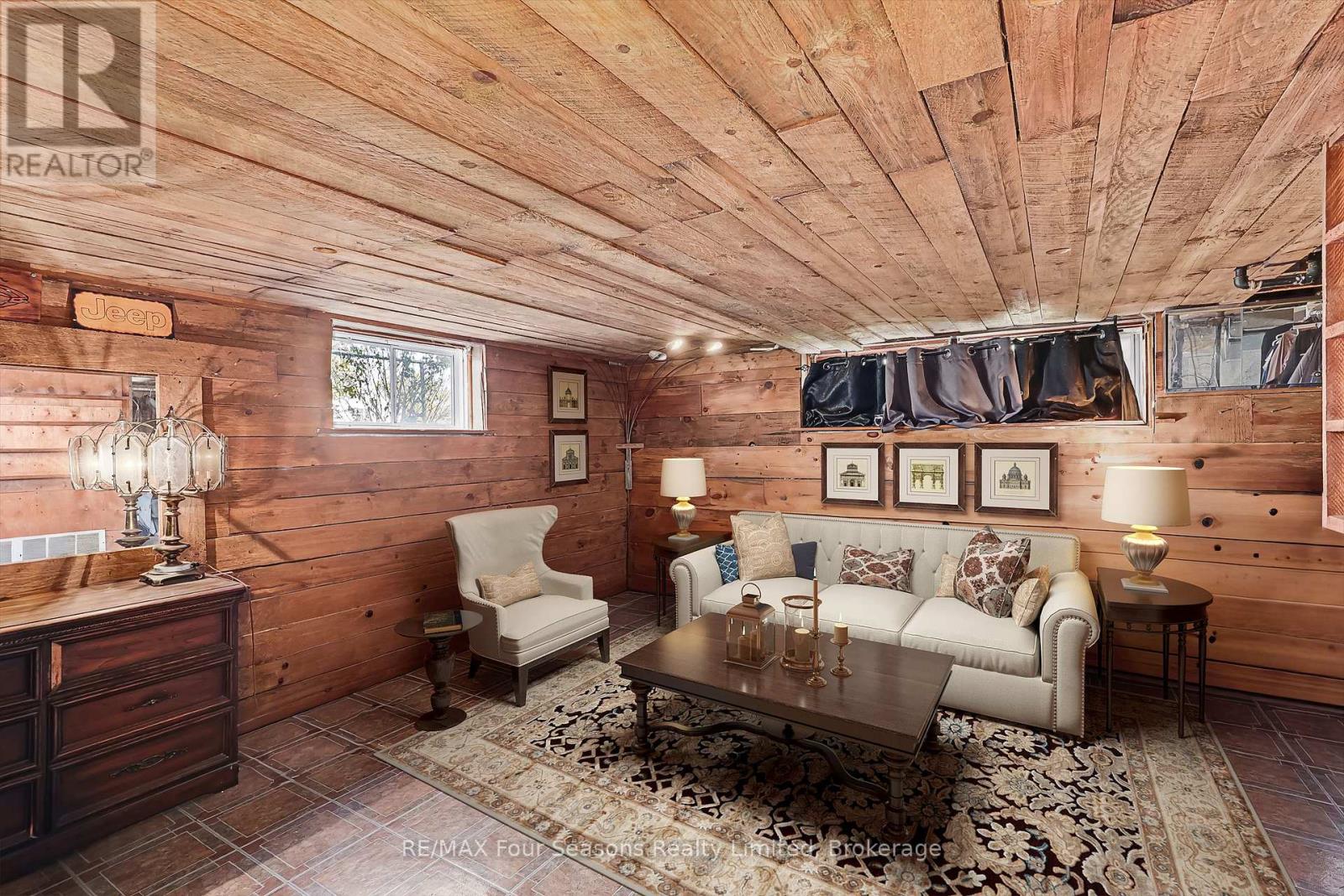 24 Indianola Crescent, Wasaga Beach, Ontario  L9Z 2W3 - Photo 16 - S12482347