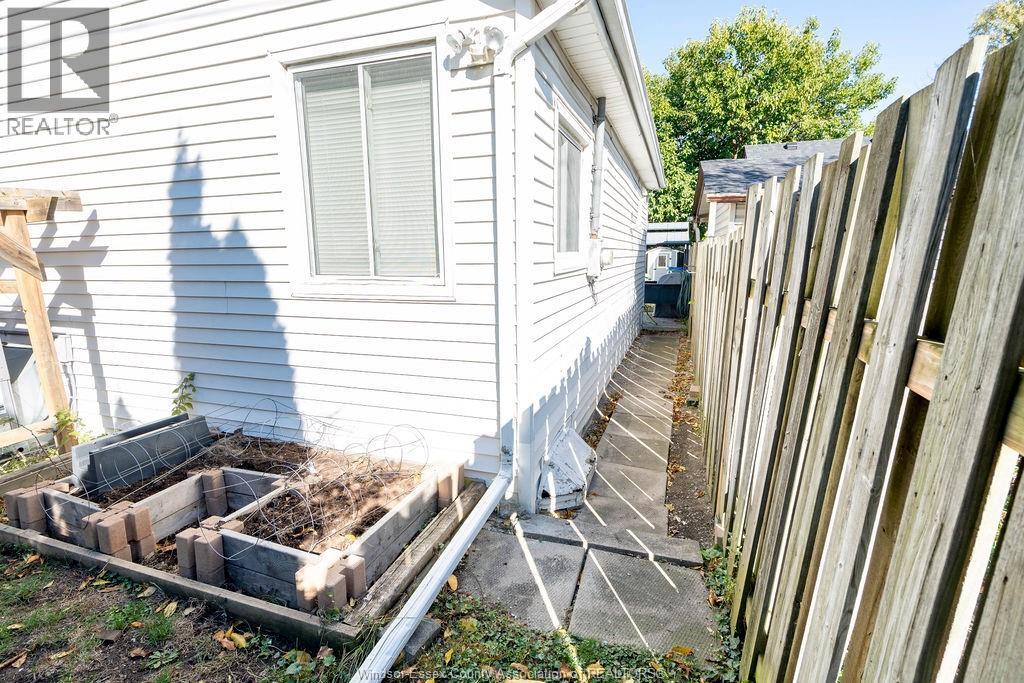1701 Cadillac, Windsor, Ontario  N8Y 2V7 - Photo 26 - 25027176