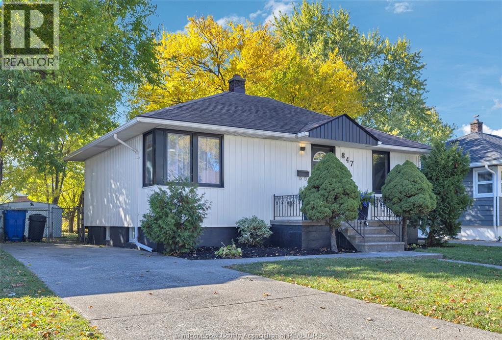 847 Francois Court, Windsor, Ontario  N8Y 3W5 - Photo 3 - 25027150