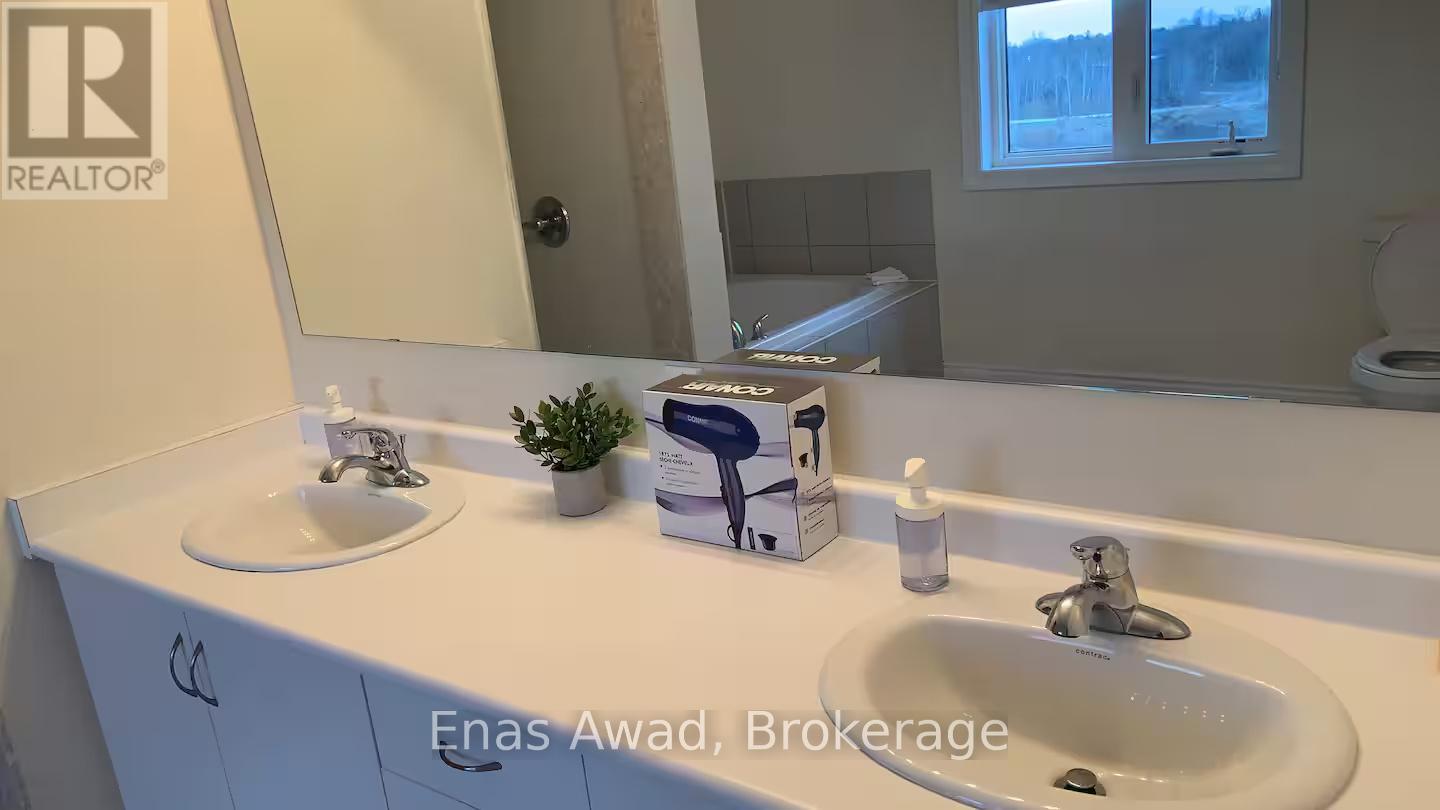 1345 Bardeau Street, Innisfil, Ontario  L0L 1W0 - Photo 22 - N12468912