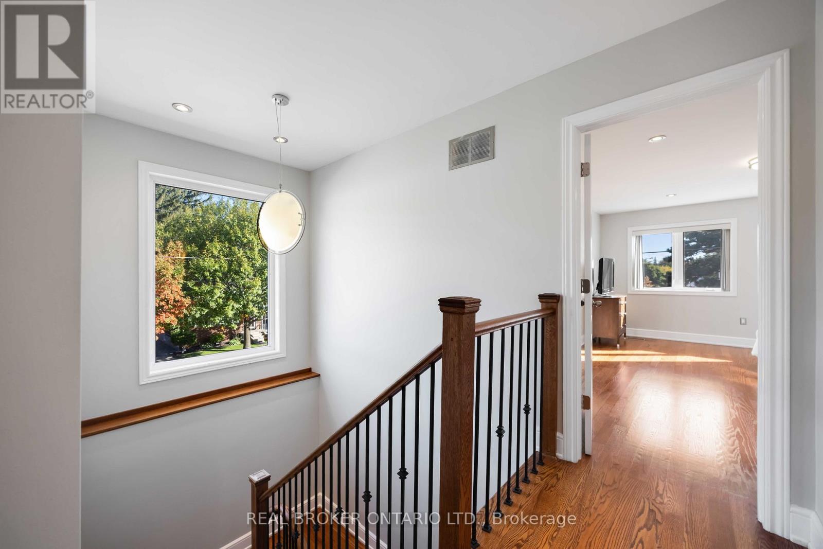 122 Cedarcrest Boulevard, Toronto, Ontario  M4B 2P3 - Photo 12 - E12485082