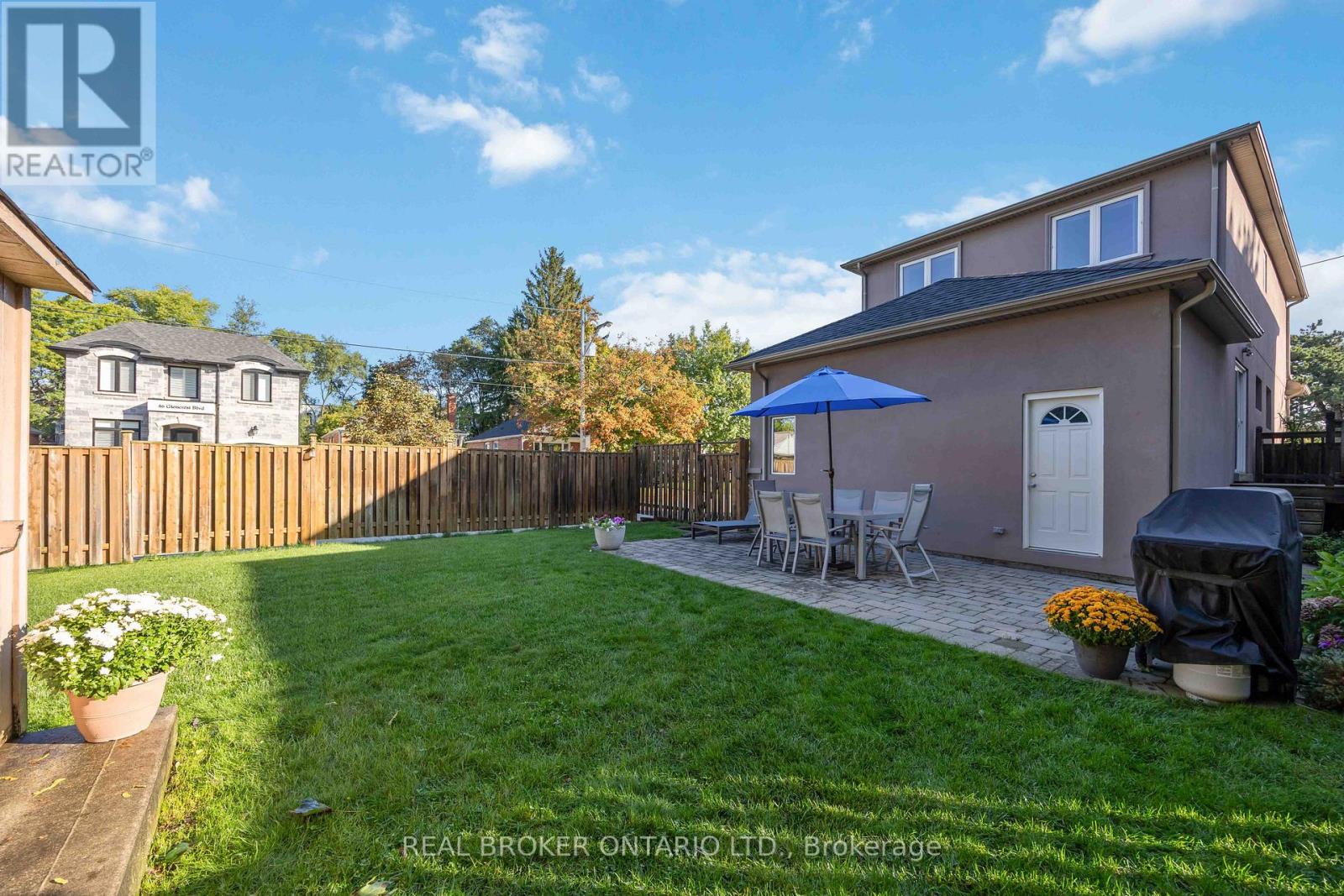 122 Cedarcrest Boulevard, Toronto, Ontario  M4B 2P3 - Photo 25 - E12485082