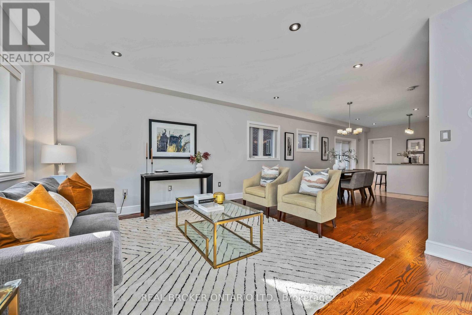 122 Cedarcrest Boulevard, Toronto, Ontario  M4B 2P3 - Photo 4 - E12485082