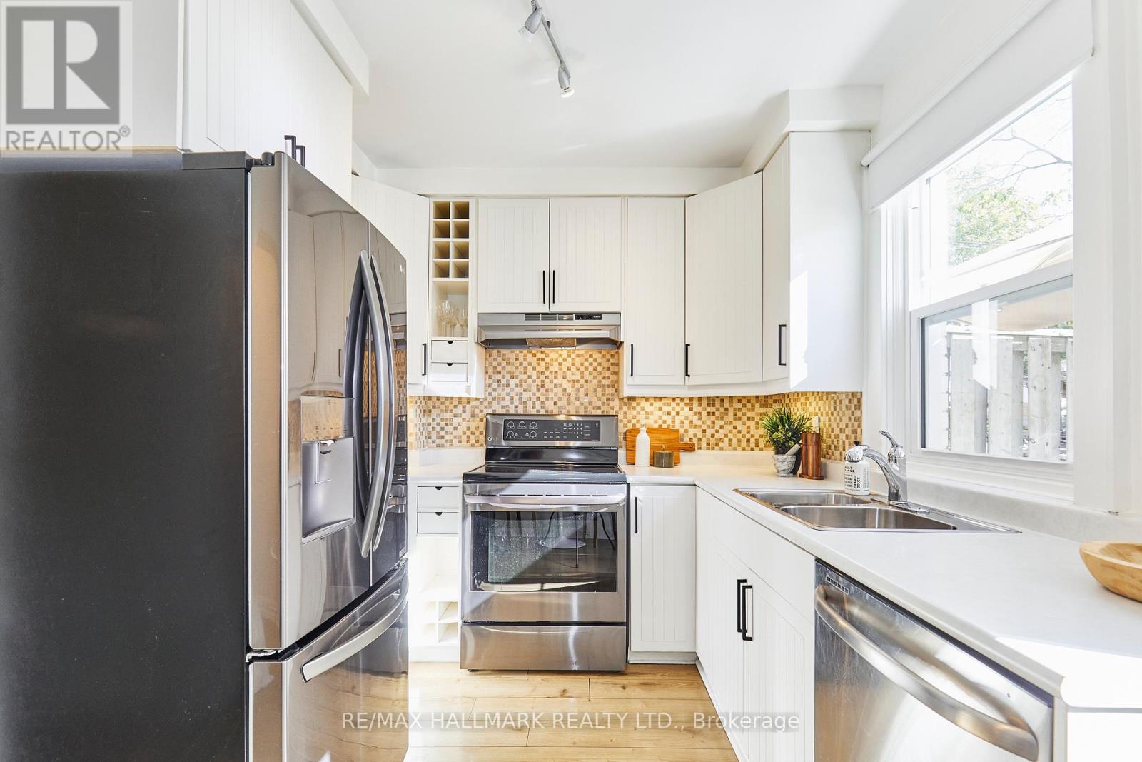 397 Sammon Avenue, Toronto, Ontario  M4J 2A9 - Photo 10 - E12485098