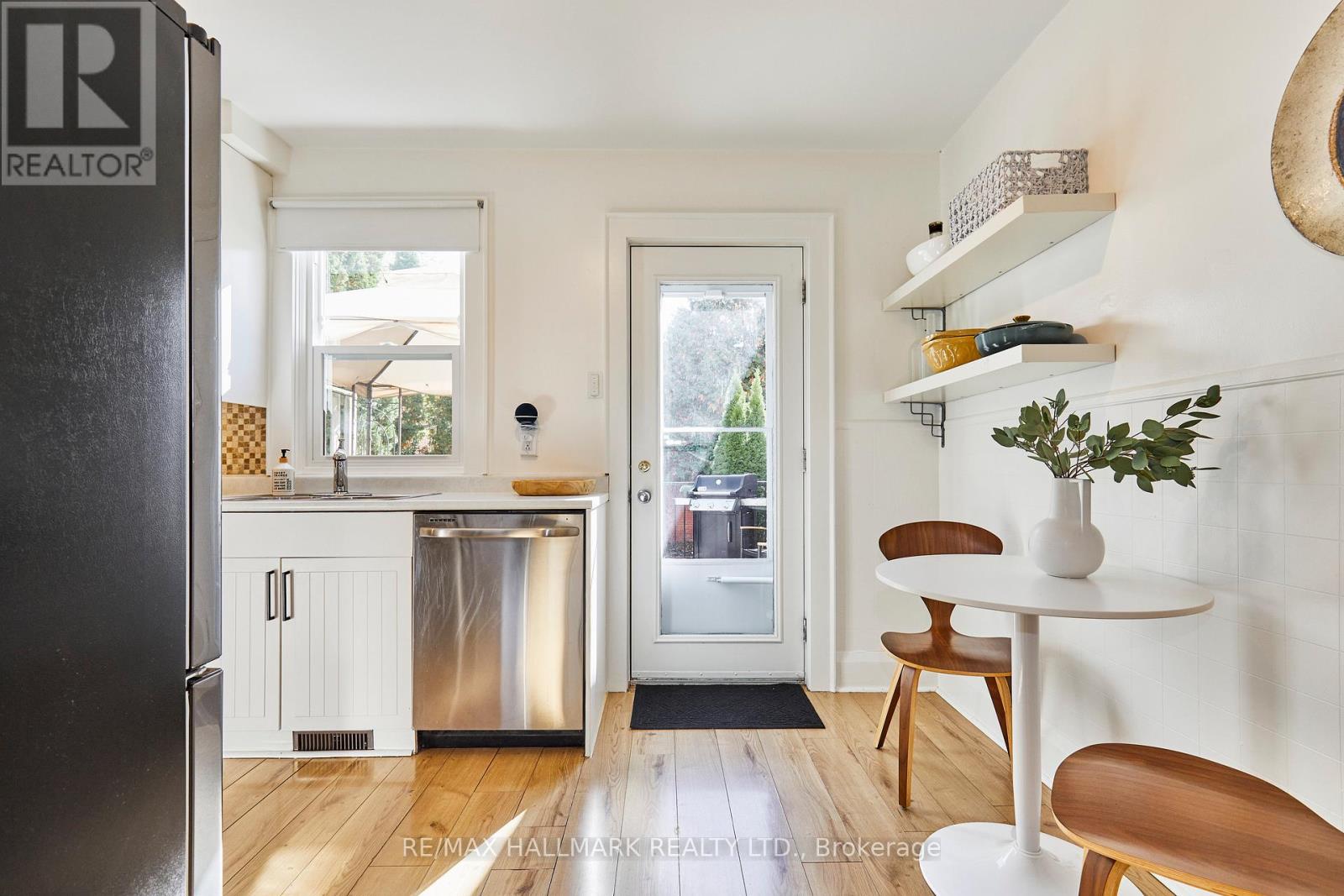 397 Sammon Avenue, Toronto, Ontario  M4J 2A9 - Photo 9 - E12485098