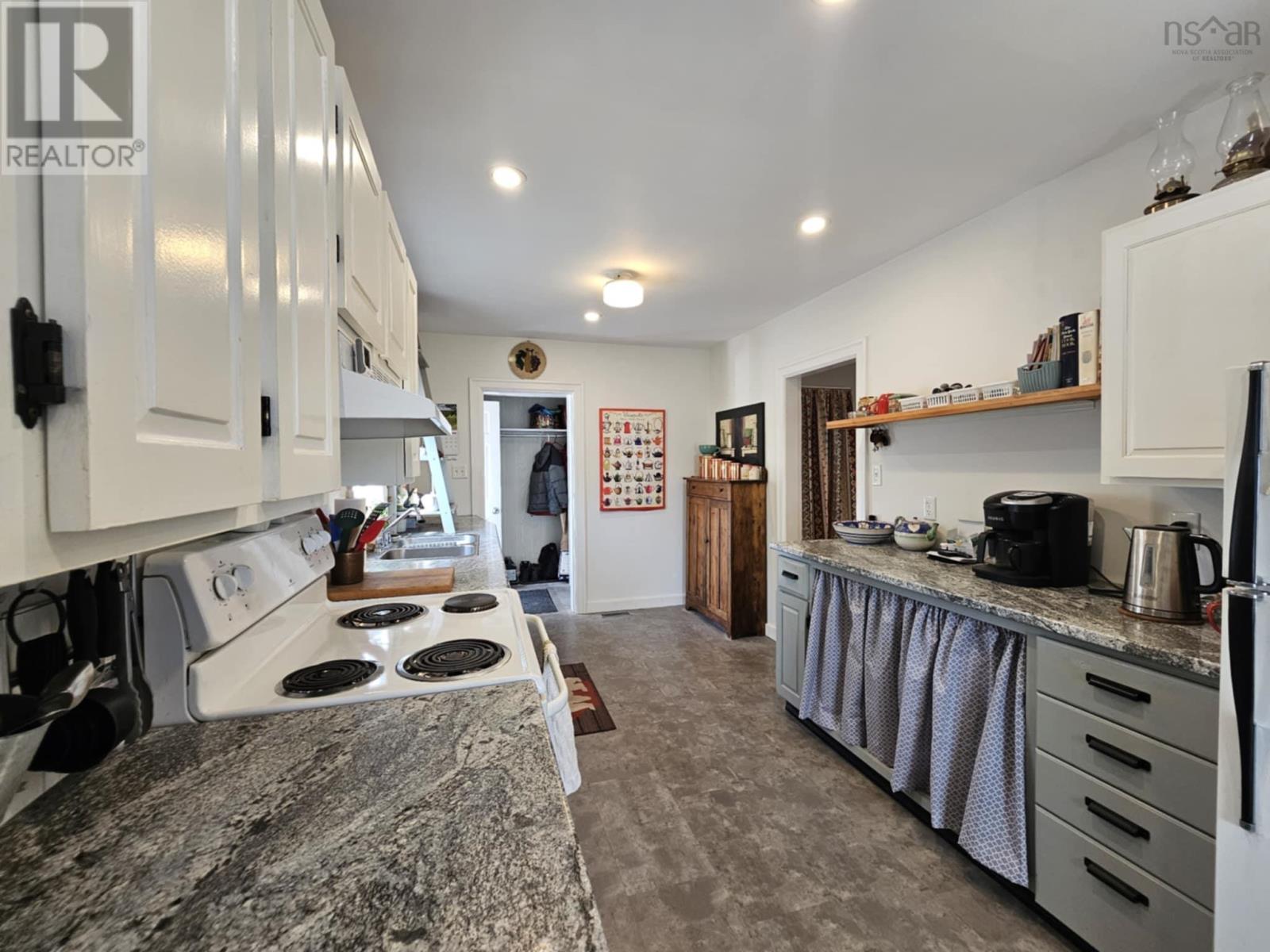 144 Pleasant Street, Stellarton, Nova Scotia  B0K 1S0 - Photo 14 - 202525919