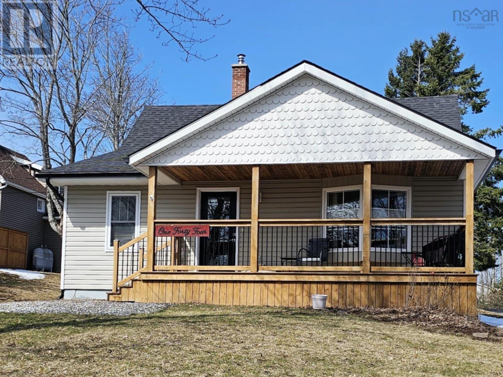 144 Pleasant Street, Stellarton, Nova Scotia  B0K 1S0 - Photo 2 - 202525919